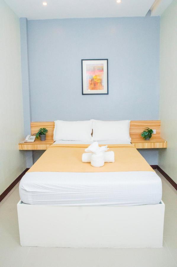 Elti Suites By Bluebookers 앙헬레스 외부 사진