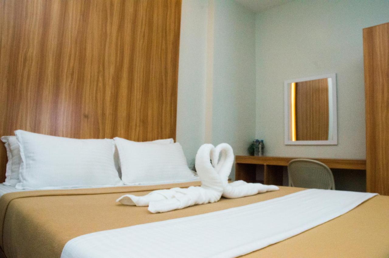 Elti Suites By Bluebookers 앙헬레스 외부 사진