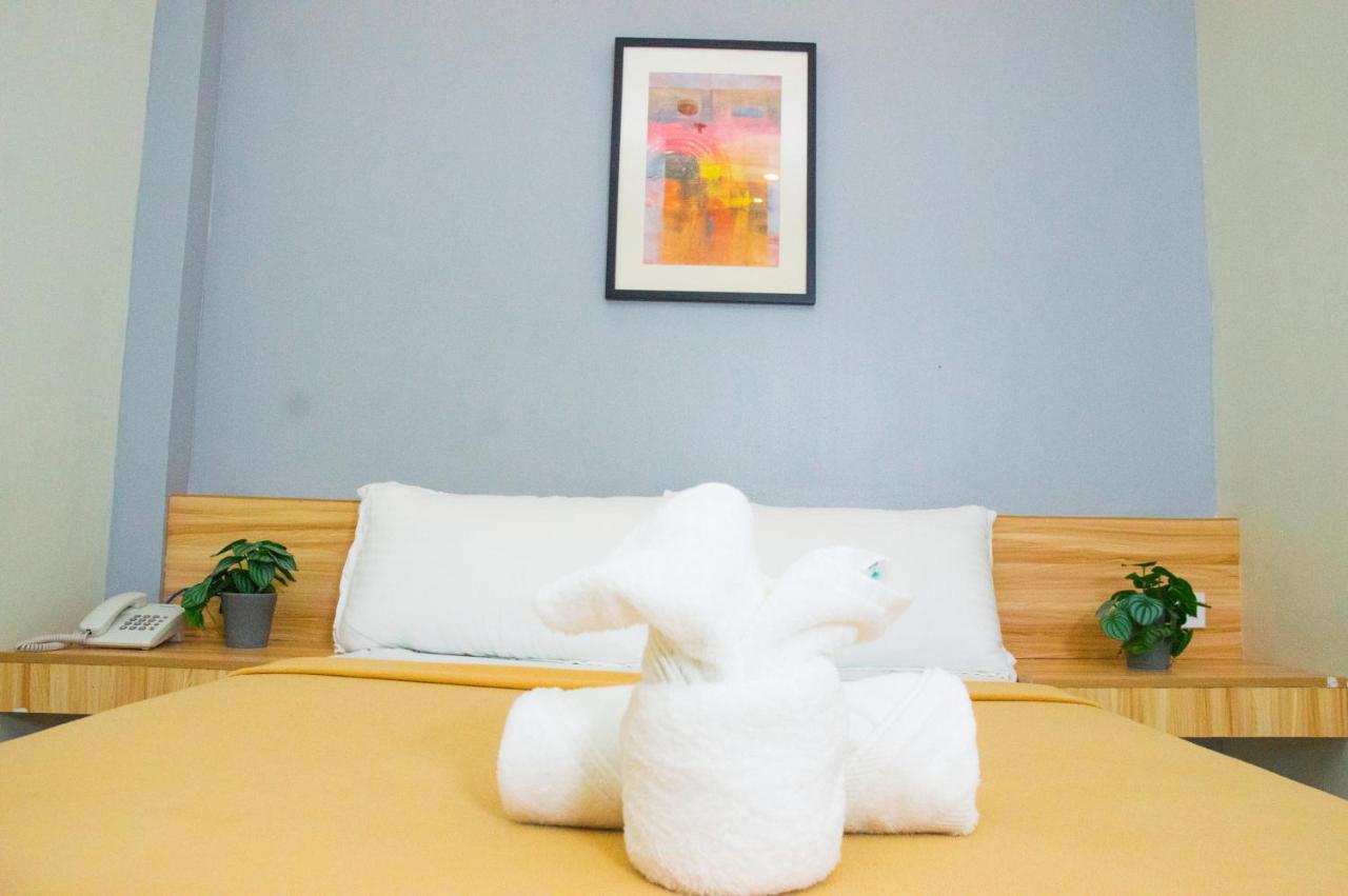 Elti Suites By Bluebookers 앙헬레스 외부 사진