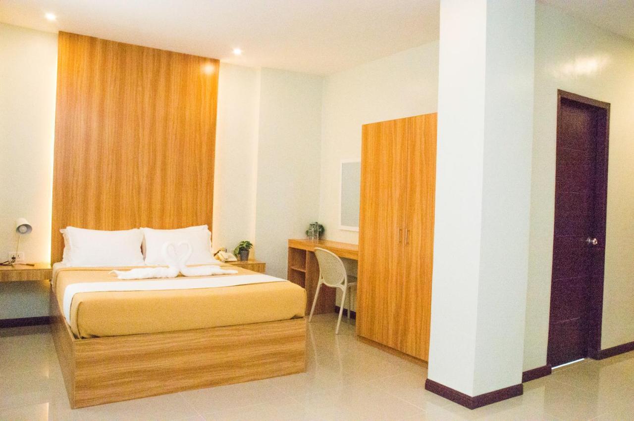Elti Suites By Bluebookers 앙헬레스 외부 사진